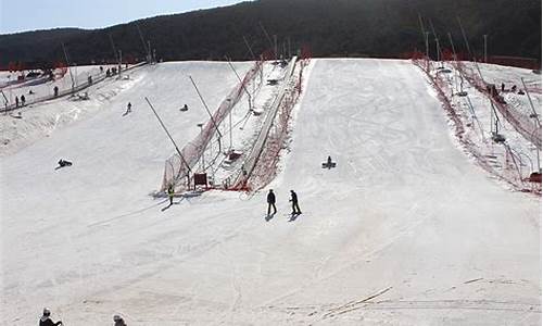 郑州景点嵩山滑雪场_嵩山滑雪场好玩吗