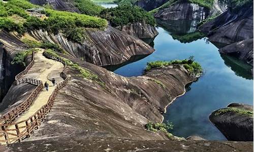 夏季旅游必去的地方_夏季旅游攻略必玩的景点有哪些