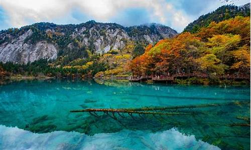 四川九寨沟美景介绍_四川景点九寨沟美景