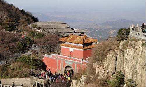 泰山旅游景点英文介绍-泰山旅游景点介绍中英